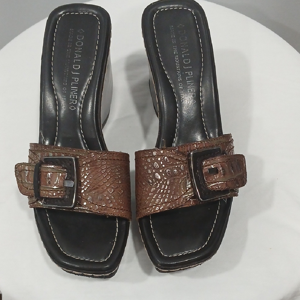 Donald J. Pliner Brown Mules with Elegant Design